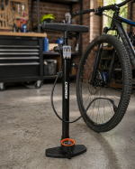 Inflador De Pie - C/ Manómetro - 160 Psi - Presta Schrader - Image 3